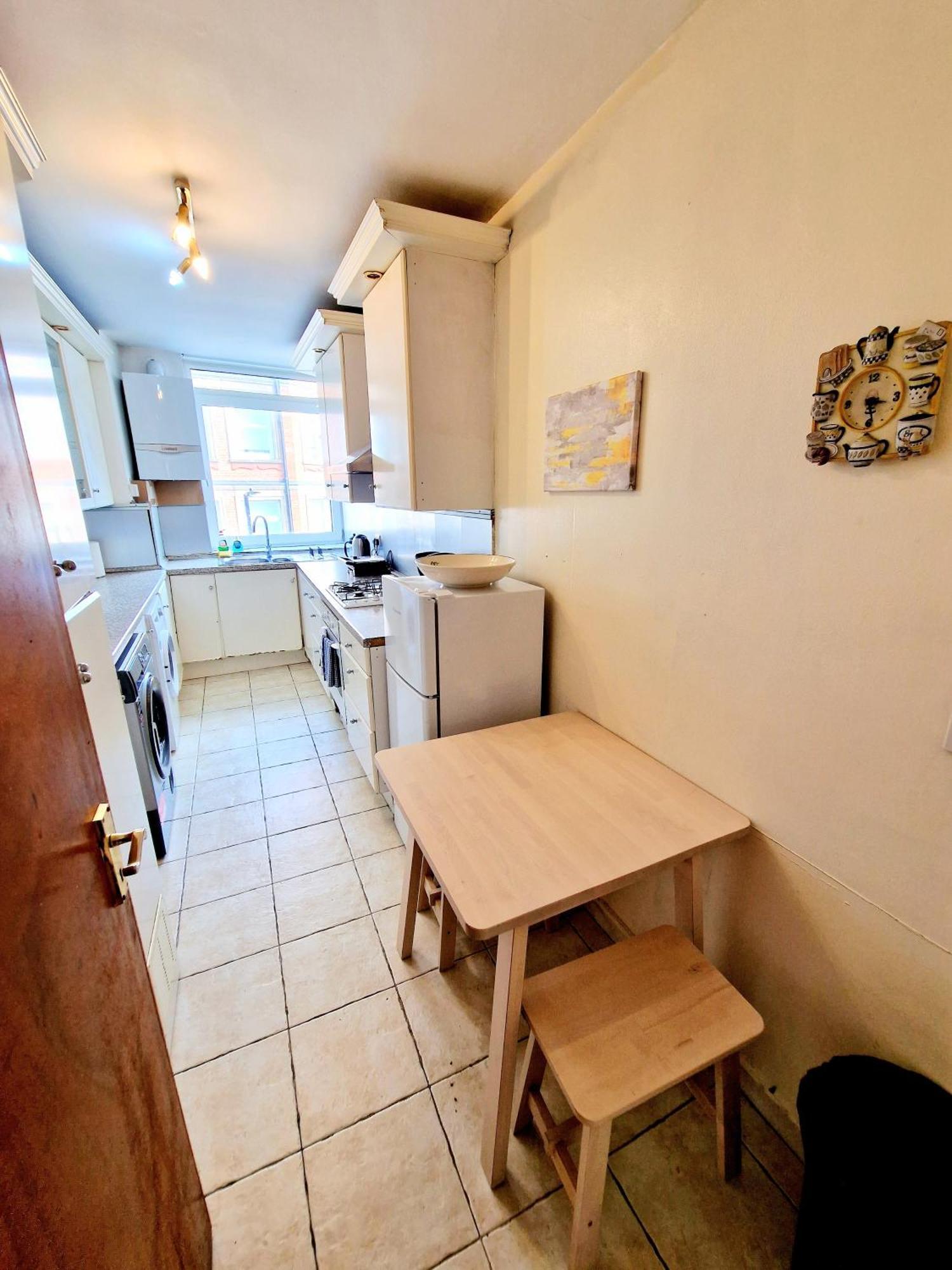 Bright & Spacious Home In Building With Lift, Right Next To Bayswater Station - Walk To Kensington Palace, Hyde Park, Little Venice & Notting Hill Λονδίνο Εξωτερικό φωτογραφία